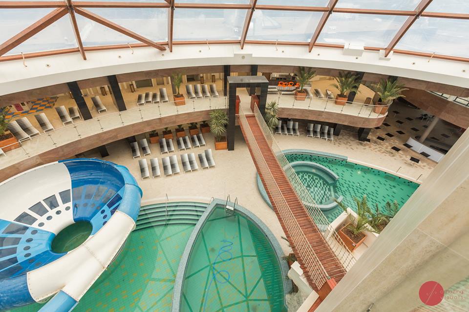 Pay attention to Confused equator Aquapark Nymphaea din Oradea, situat la doar 5 minute de Hotelul Lyra | Bed  and Breakfast Hotel Lyra - Cazare in Oradea